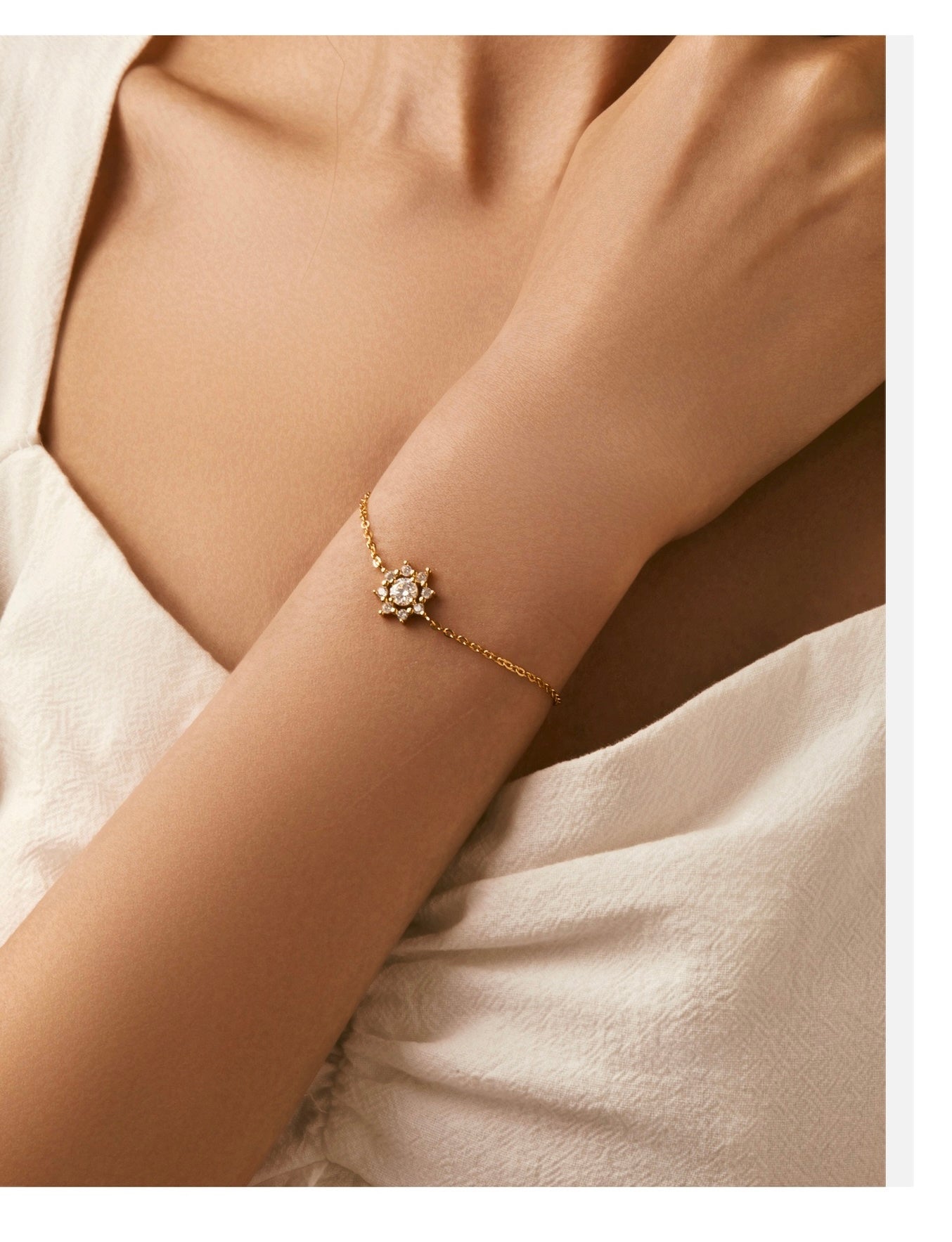 Shine Bright Like A Diamond – S925 Silver Snowflake Bracelet with Moissanite